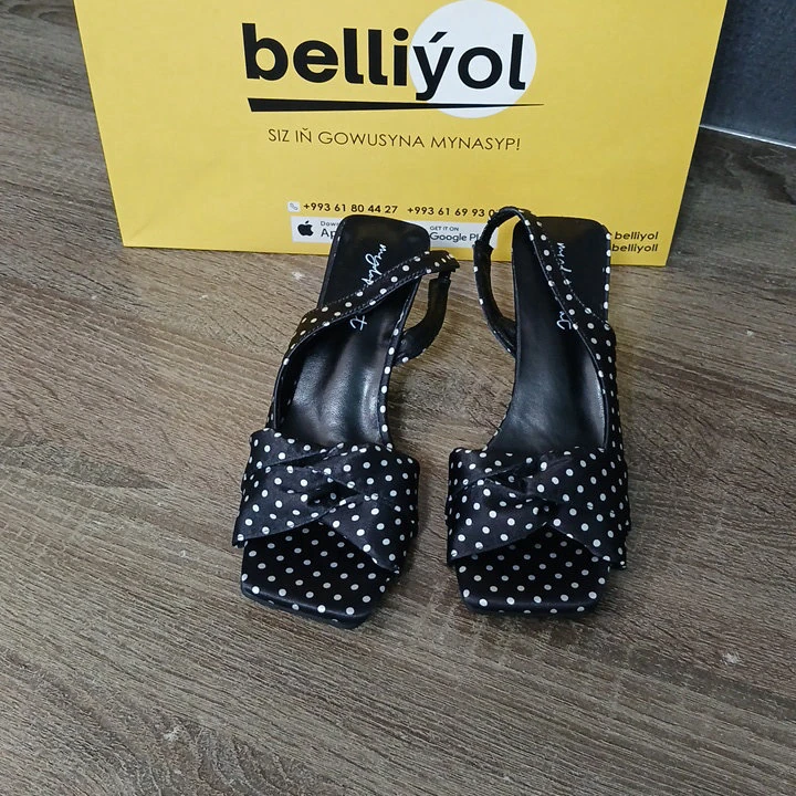 Nokatly gara ökjeli köwüş — 2