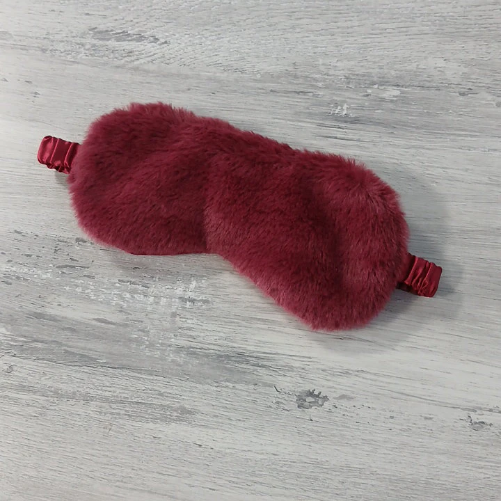 Ýumşak goýy gyzyl uky maskasy — 2