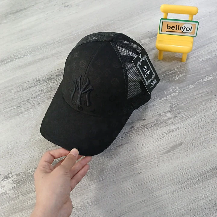 Gül suratly gara torly kepka — 2