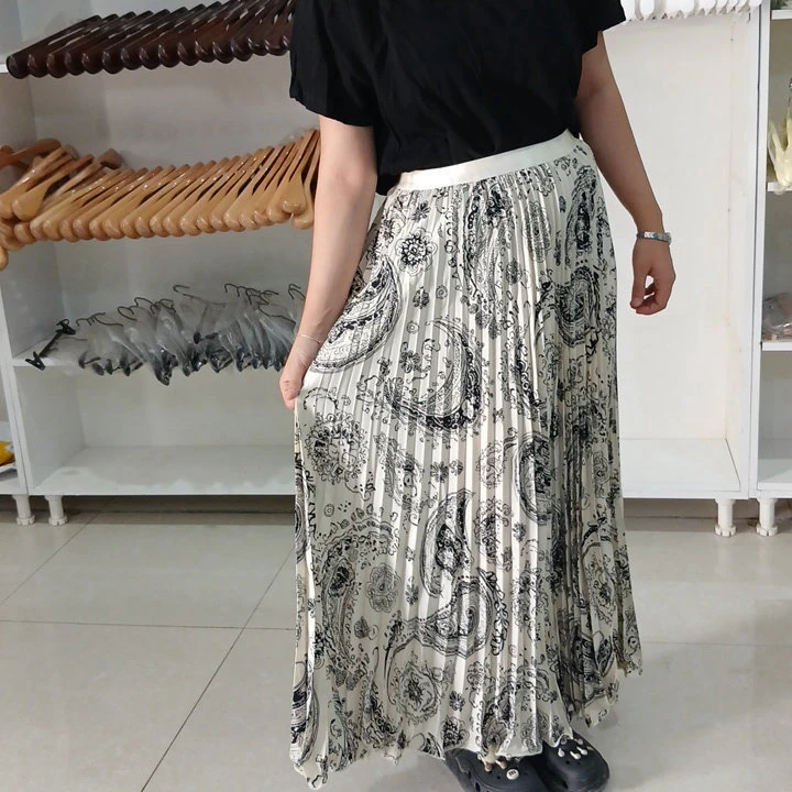 Iri nagyşly ak ýubka — 2