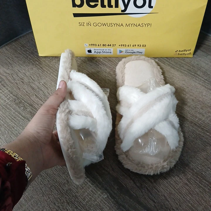 Çatryk açyk bež tüýli öý şypbygy — 2