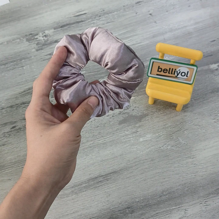 Gyrmyzy-gülgüne saç rezinkasy — 2
