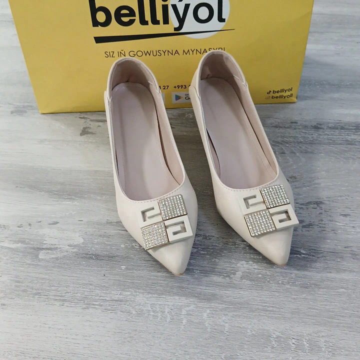 Bagly açyk bež ökjeli köwüş — 2