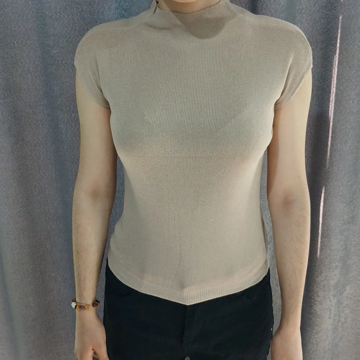 Ýeňil örme haki switer — 2