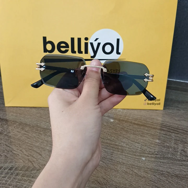 Çarçuwasyz dörtburç gün äýnegi — 2