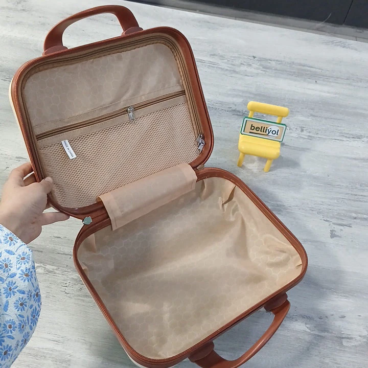 Zolakly açyk bež mini çemodan — 3