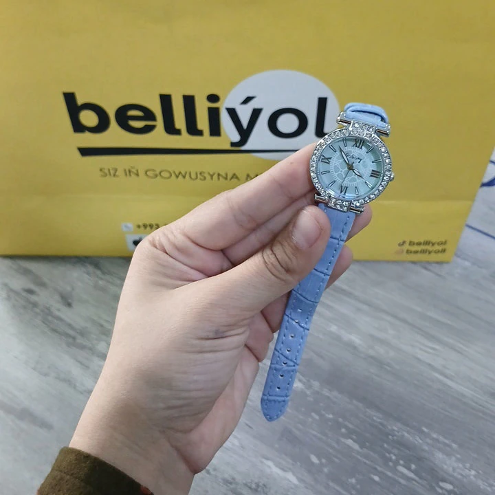 Синие часы на ремешке — 2