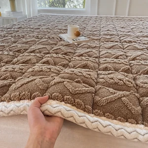 Galyň goňur matras düşekçesi